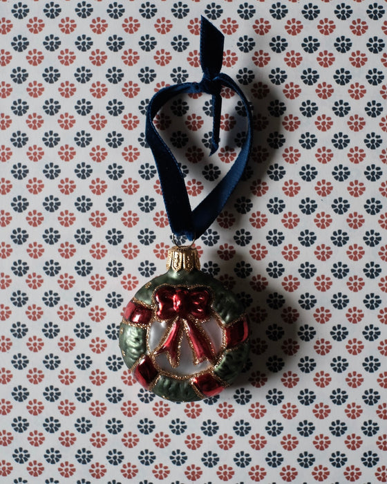 Ornement de Noël en verre en forme de couronne