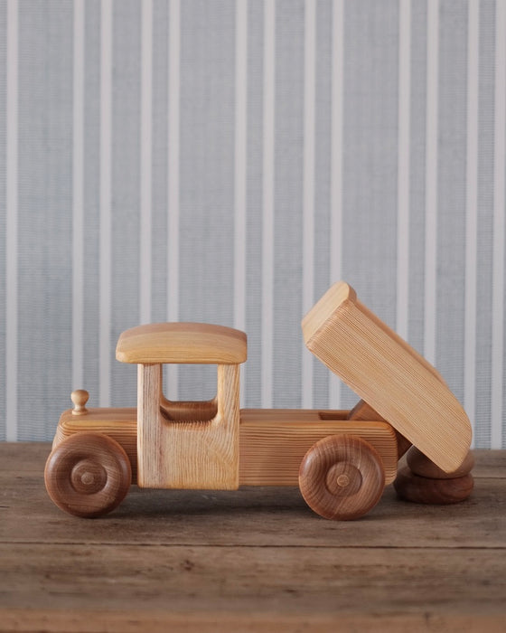 Camion benne en bois